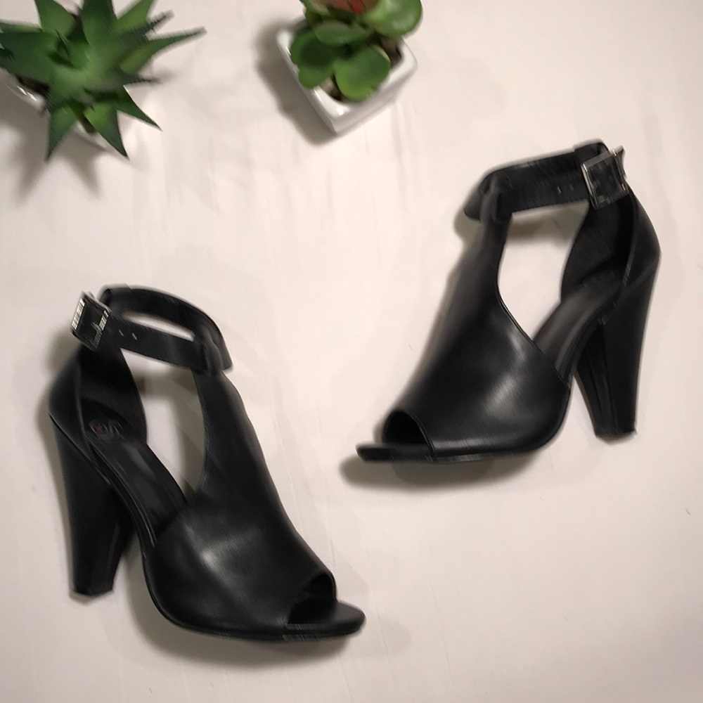 NWOT Black Vegan Leather Heels